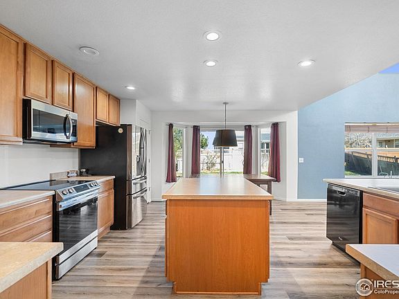 5th image of 5209 Royal Pine St