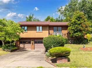 125 Homeridge Ln, Homestead, PA 15120