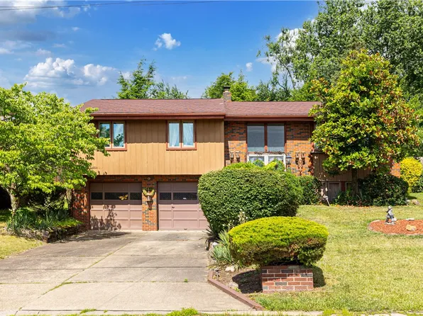 125 Homeridge Ln, Homestead, PA 15120