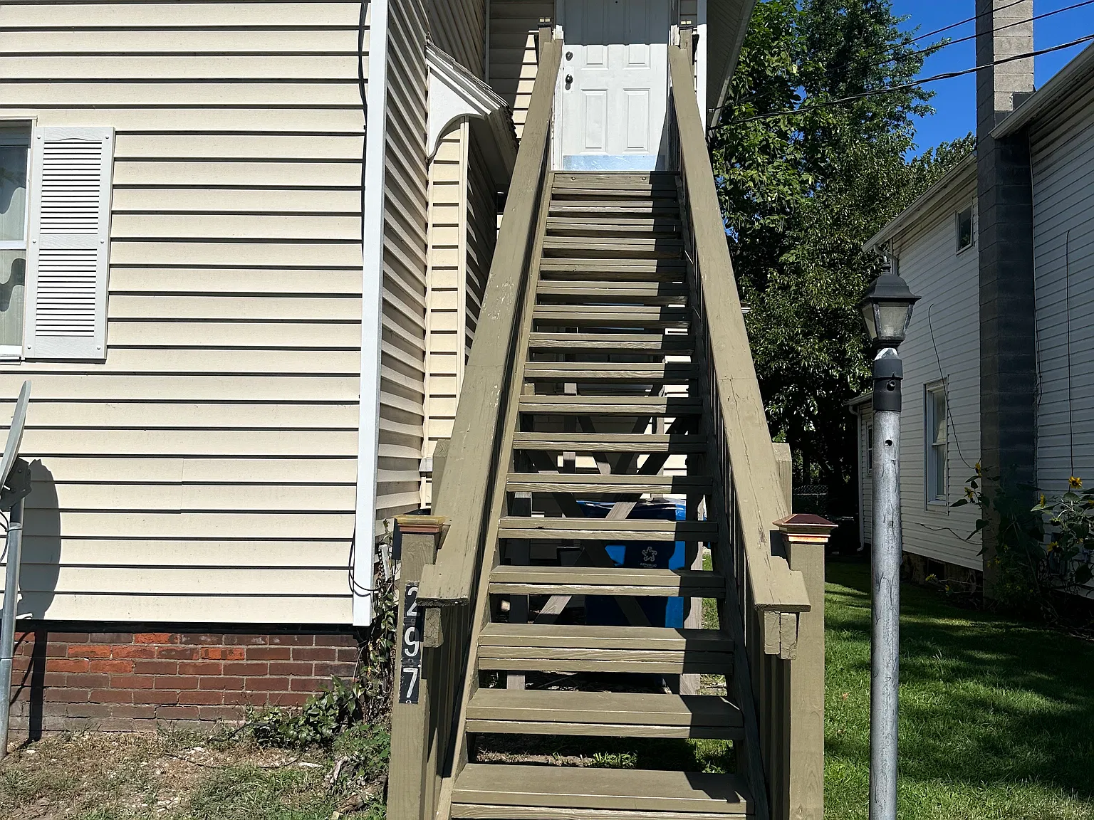 295 E Prospect St — Photo 2