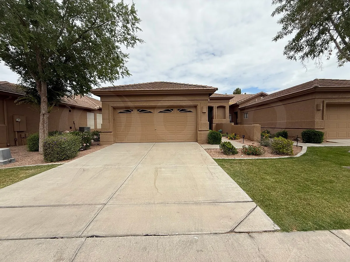 2 bed, 2.0 bath, 1774 sqft, $2,450 — Photo 1