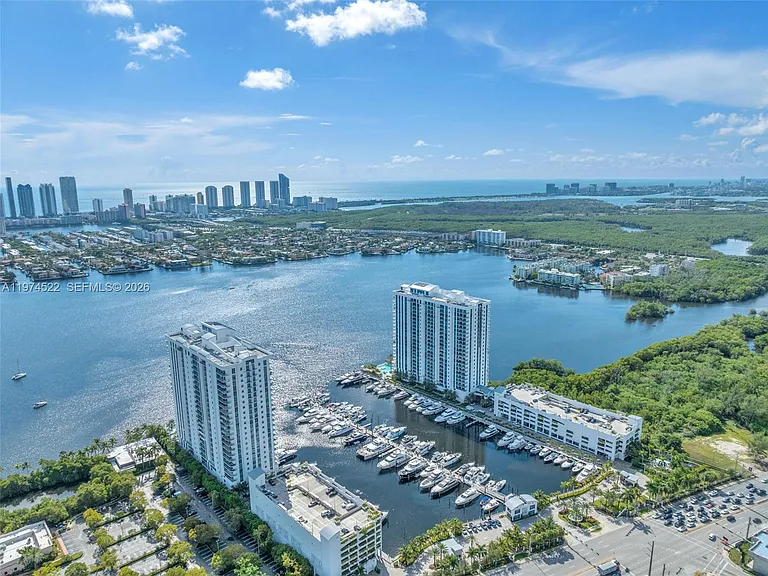 17111 Biscayne Blvd #411 — Photo 45