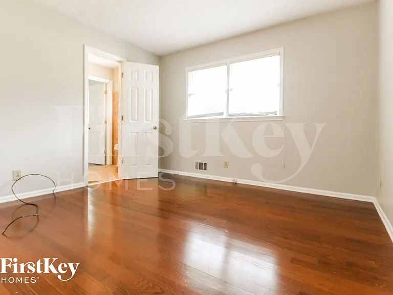 2256 Street Deville — Photo 11