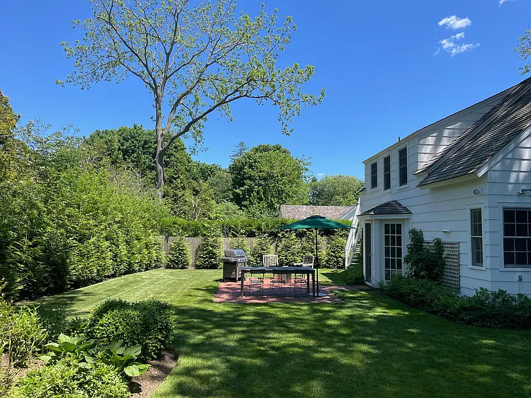 393 Hill St — Photo 14