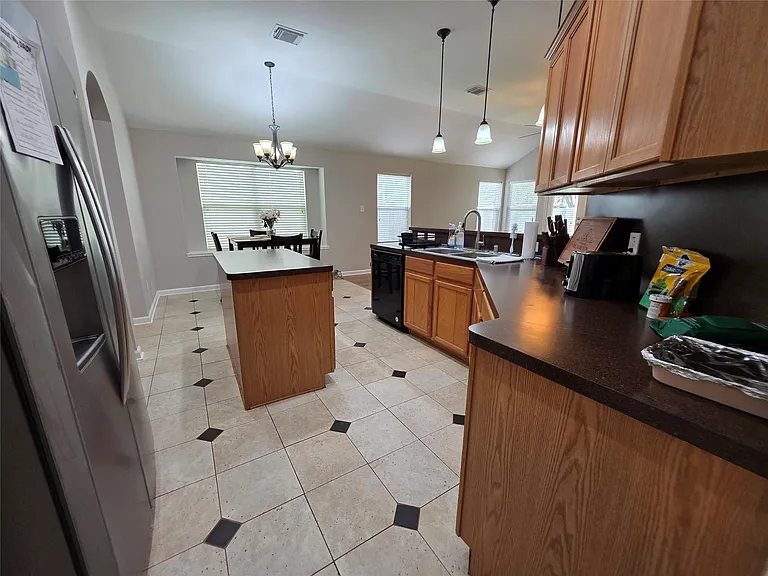 2108 Goldfinch Ln — Photo 6