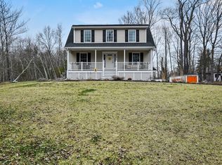 2 Terrace Ln, East Kingston, NH 03827
