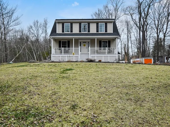2 Terrace Ln, East Kingston, NH 03827