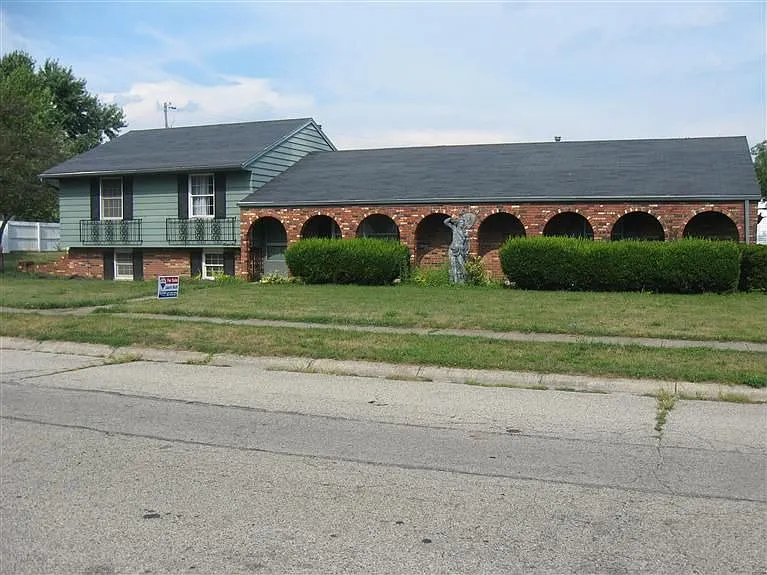1202 Edgebrook Ave photo 1
