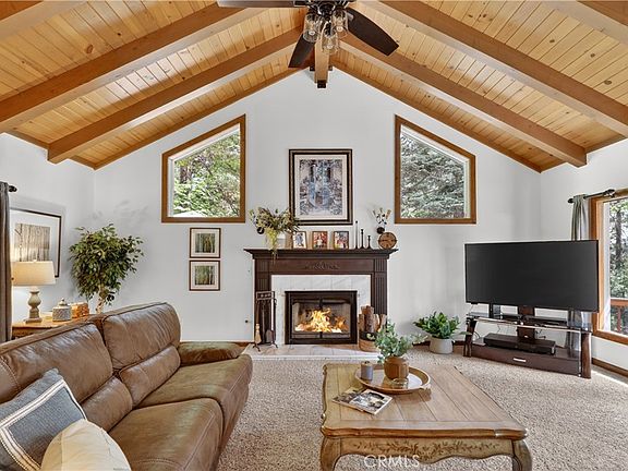 4th image of 360 Riviera Dr