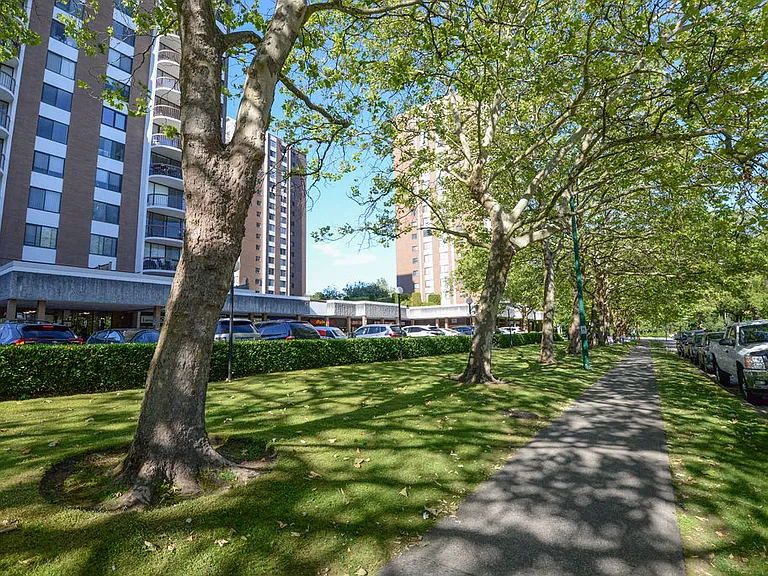621 W 57th Ave #101 — Photo 26