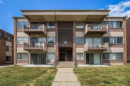 1327 Wilmot St #6 Photo 1