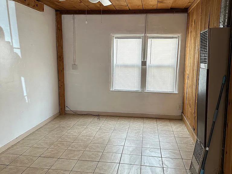 205 Stanford Dr SE #B — Photo 2