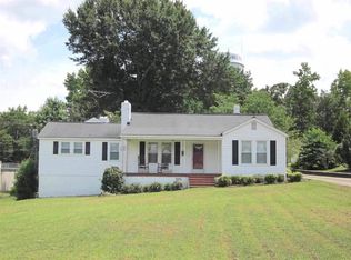 718 Anderson St, Belton, SC 29627