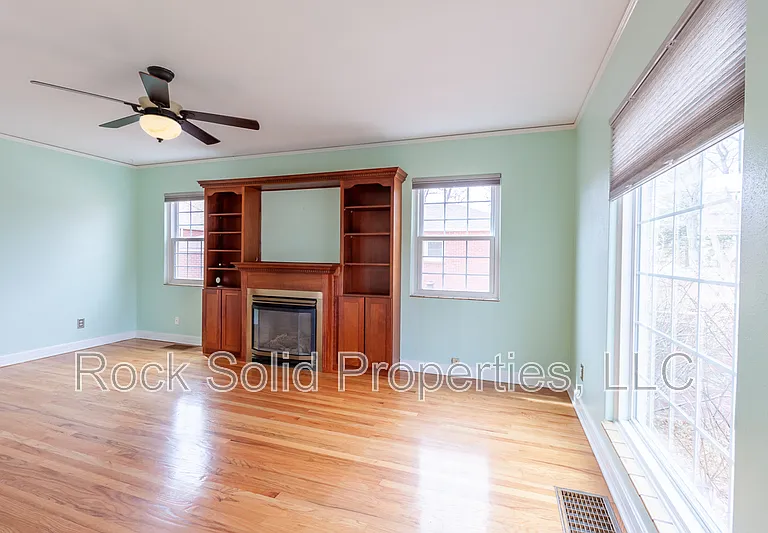 219 W 4th Ave — Photo 12