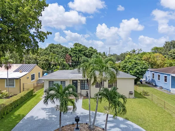 249 Carlisle Dr, Miami Springs, FL 33166
