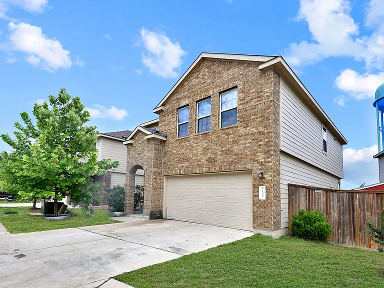 1100 Jackson Ln — Photo 3