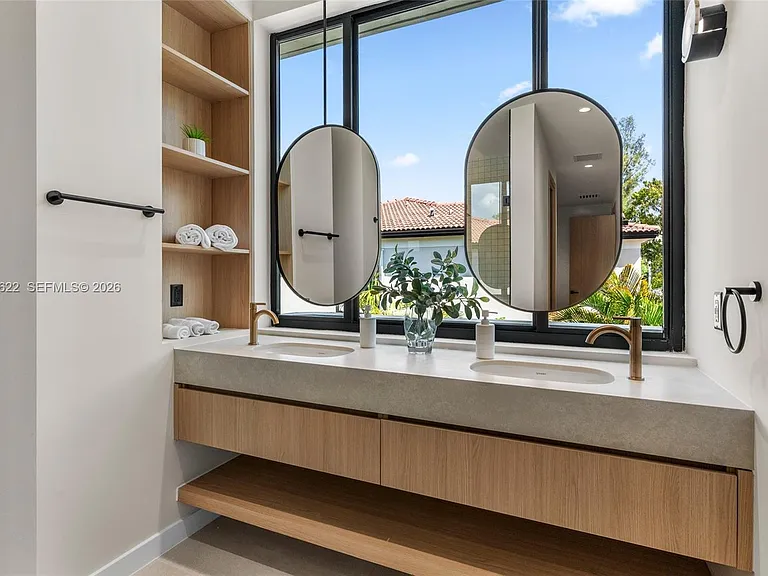 3601 SW 23rd Ter — Photo 11