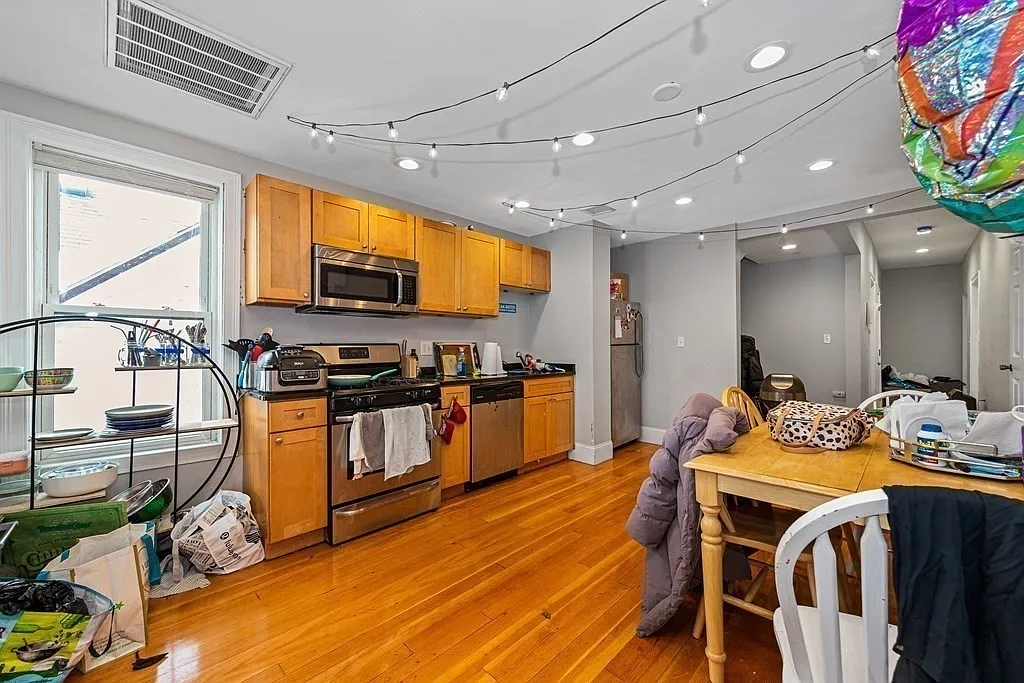 5 bed, 999 sqft, $6,800 — Photo 1