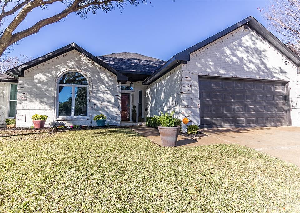 1st image of 1207 Norman Cir