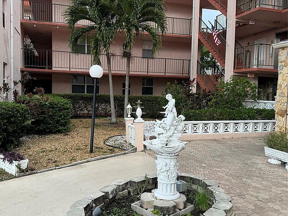 2nd image of 2851 Somerset Drive #409