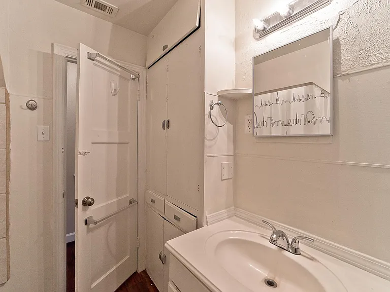 4434 Somerville Ave — Photo 15