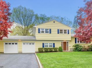 9 Briarwood Rd, Florham Park, NJ 07932