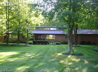 6869 Beach Rd, Medina, OH 44256