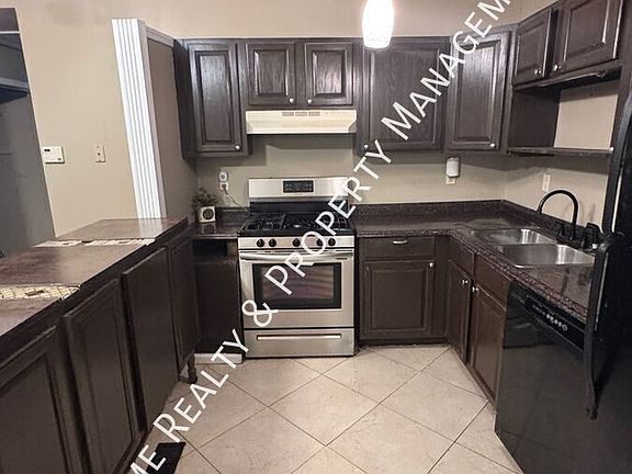 4th image of 410 NE 3rd St