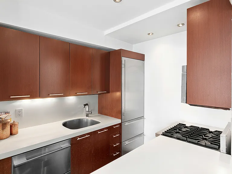468 W 23rd St #5R — Photo 5