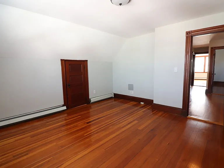 19 Mapleton St — Photo 15