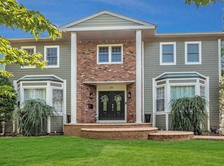 201 Ocean Ave, Massapequa, NY 11758