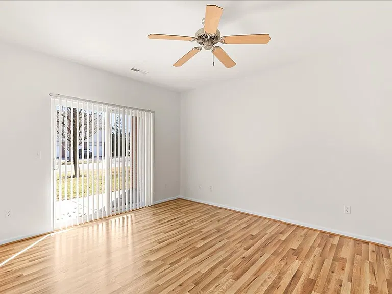 17104 Chesapeake Cir — Photo 11