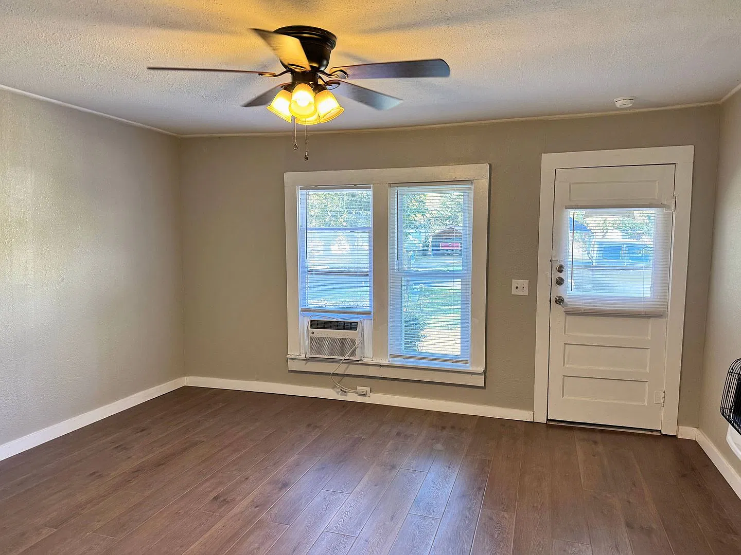 Quiet, 2 Bed 1 Bath Home In Burkburnett — Photo 3