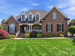 145 Blue Grass Cir, Mooresville, NC 28117