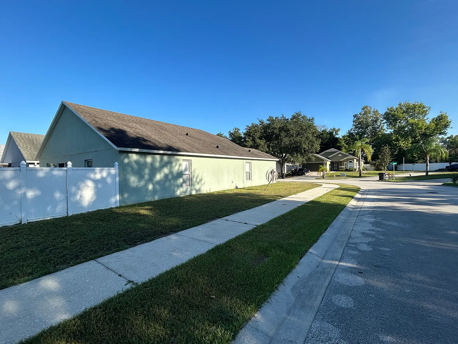 3 bed, 1750 sqft, $2,400 — Photo 4