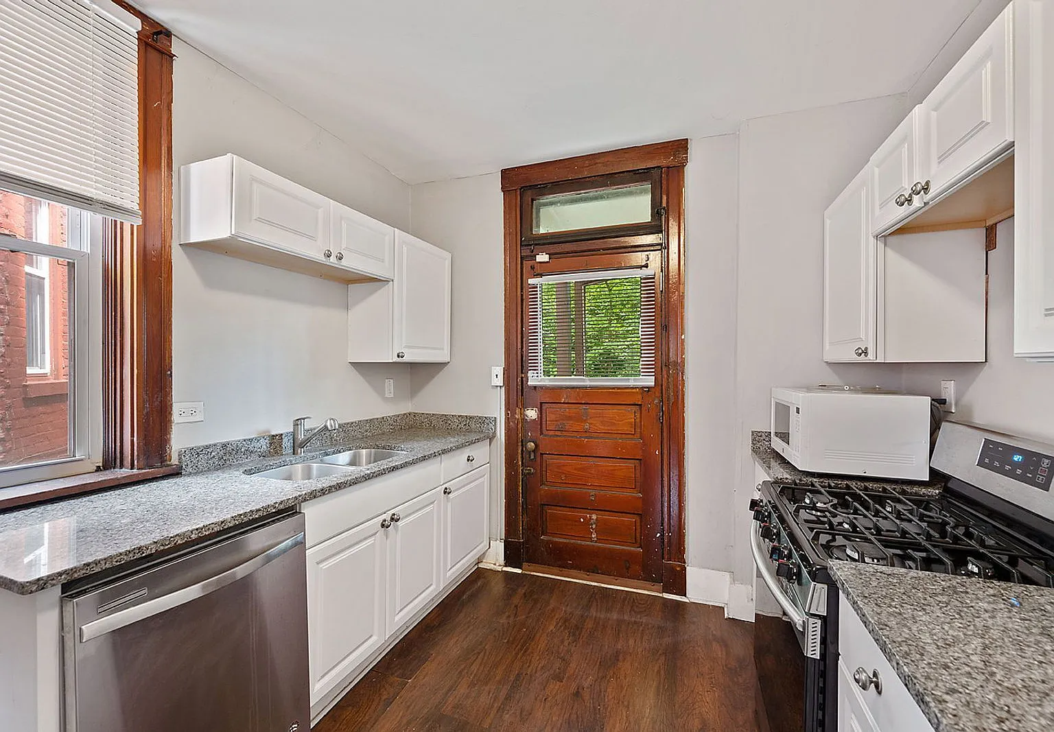 5 bed, 2.0 bath, $3,995 — Photo 4