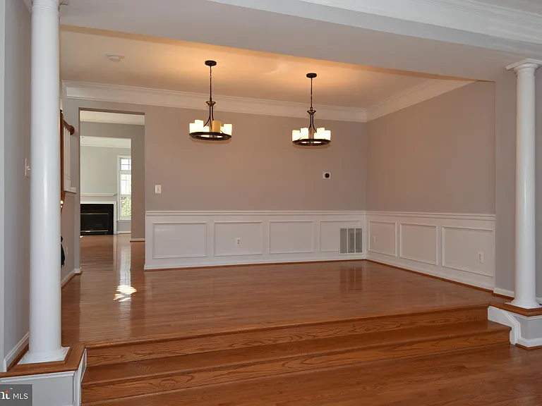 21957 Windover Dr — Photo 3