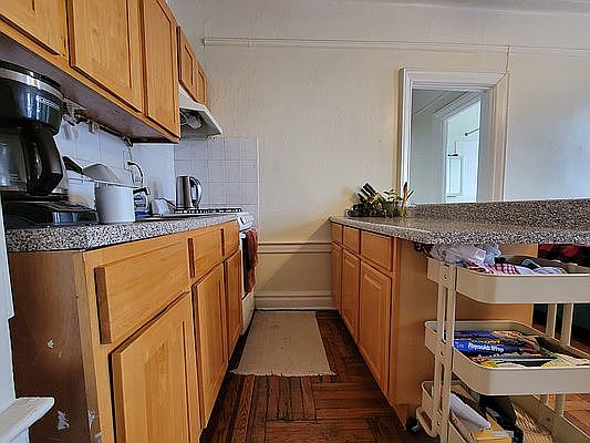 5th image of 4109 9th Ave #7D