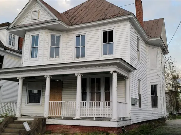208 Clay St, Suffolk, VA 23434