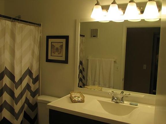 3rd image of 3259 Fox Chase Cir N APT 108