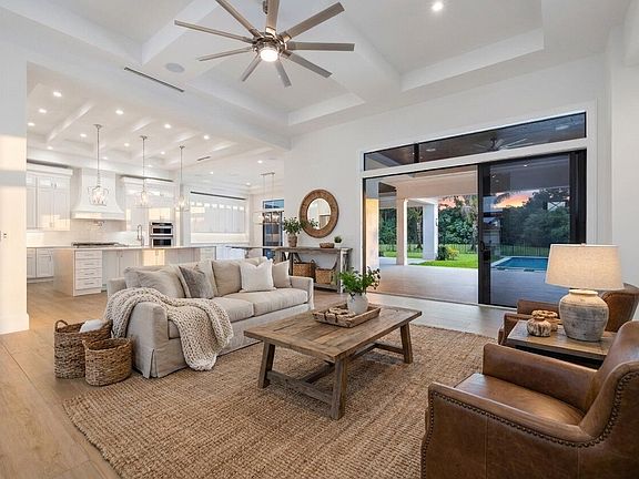 4th image of 11931 Torreyanna Circle