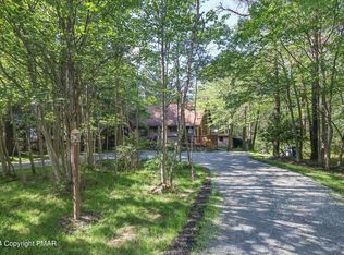 5144 Pine Tree Ln, Pocono Summit, PA 18346