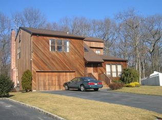 7 Castaldi Ct, Bethpage, NY 11714
