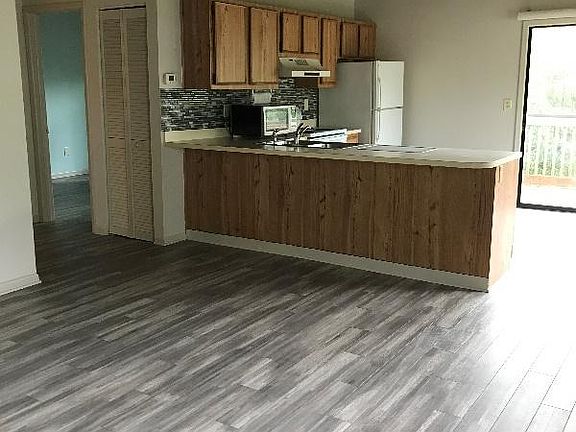 3rd image of 240 Pennsylvania Ave APT B