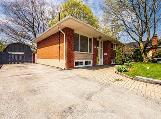530 Lees Ln, Oakville, ON L6L 4T4