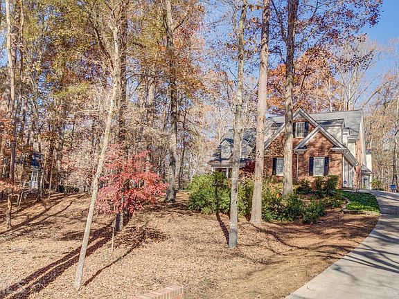 2nd image of 30 Gardenia Ct