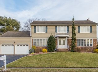 7 Voelker Rd, Fairfield, NJ 07004