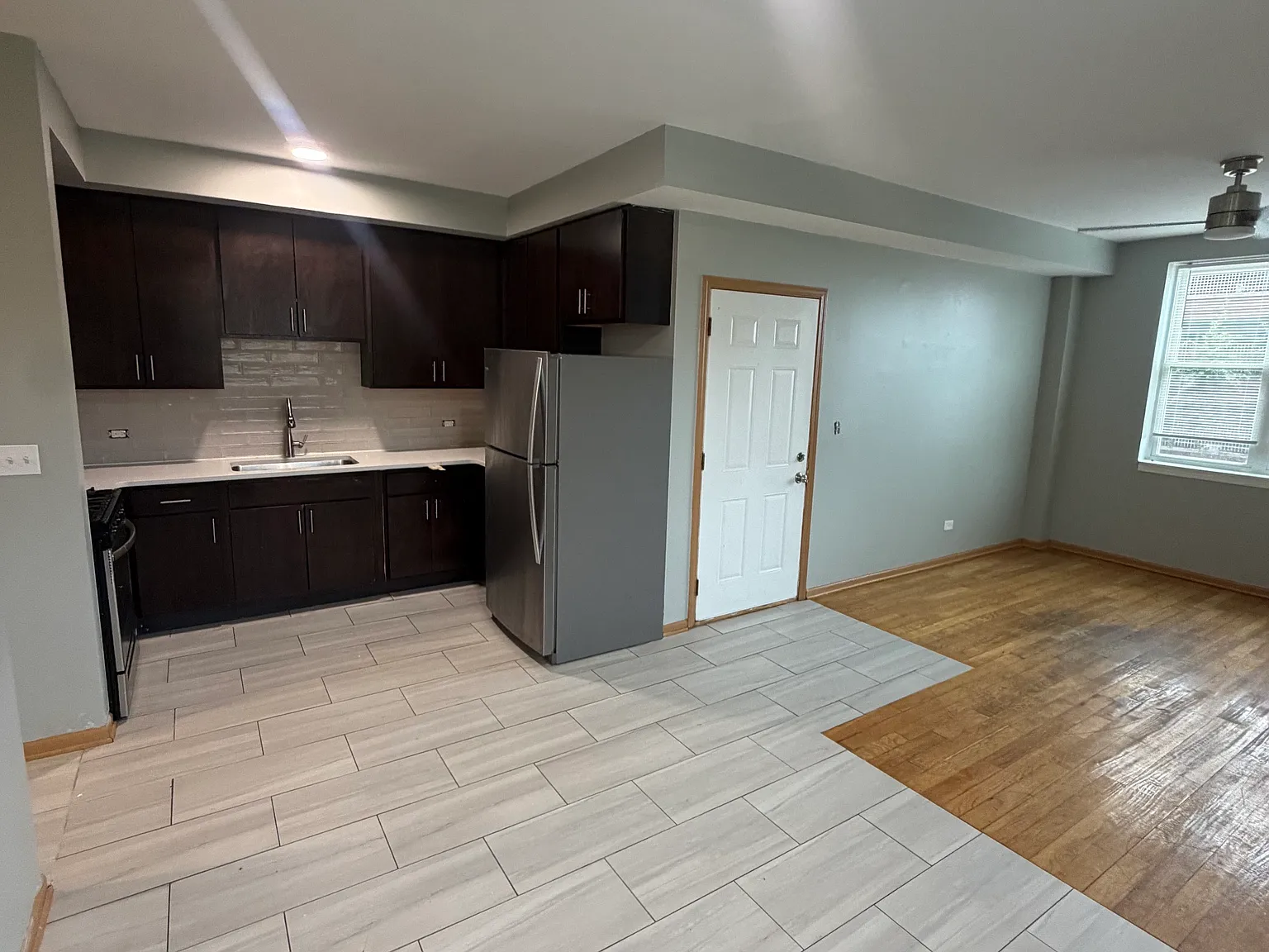 Updated 3 Bed / 2 Bath with Central Air 3901 W Van Buren — Photo 2