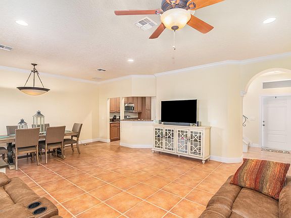 5th image of 1375 Isabella Dr Unit 105