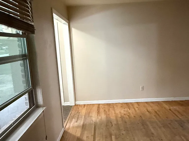 311 N Rosalee St — Photo 5